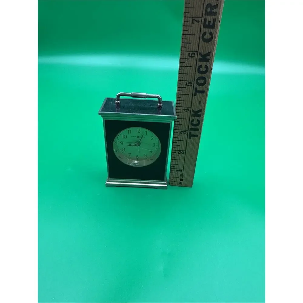 Vintage Howard Miller alarm clock Tested & Works